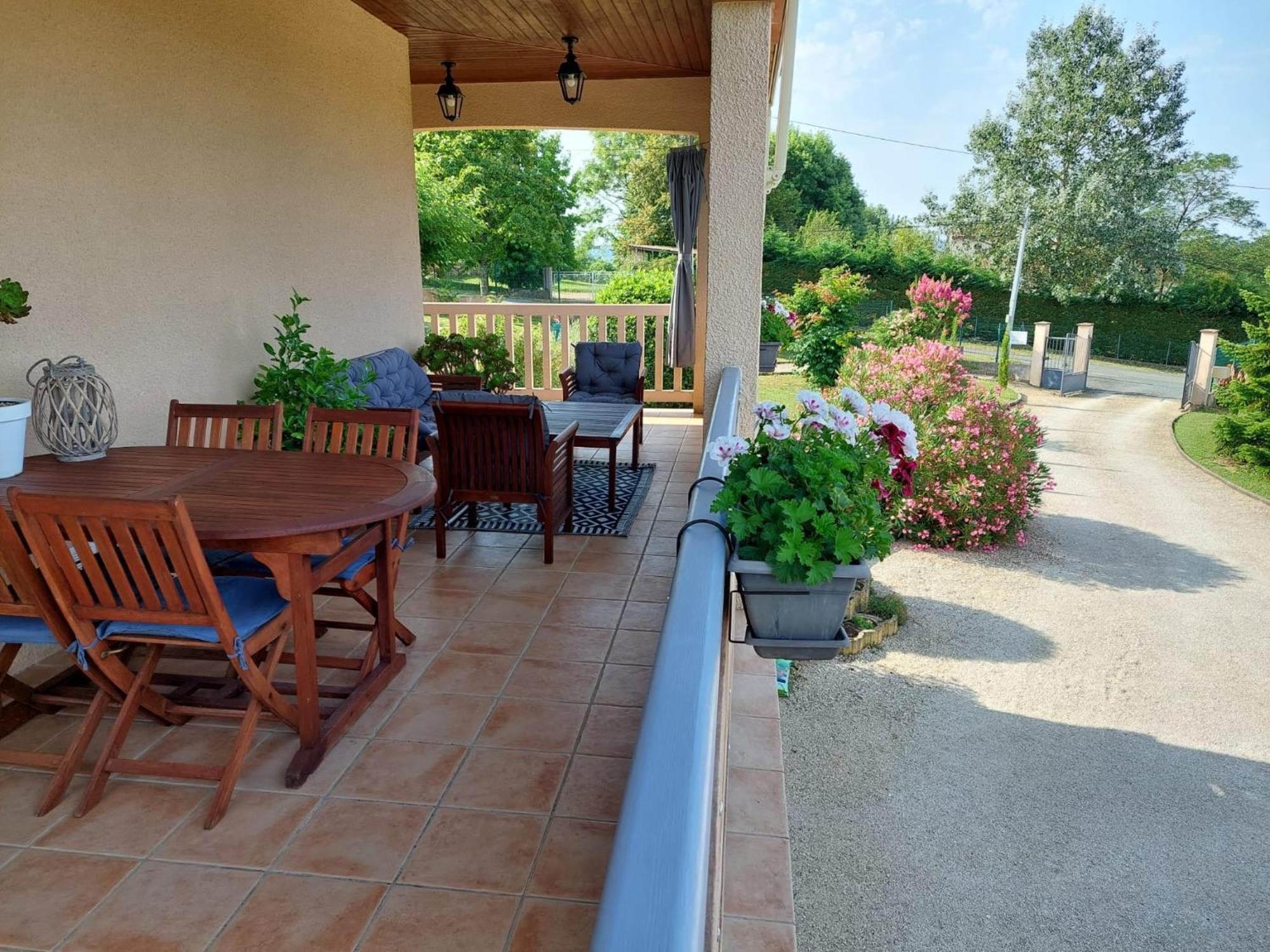 Aux Trois Muriers Villeneuve-sur-Lot Exterior photo