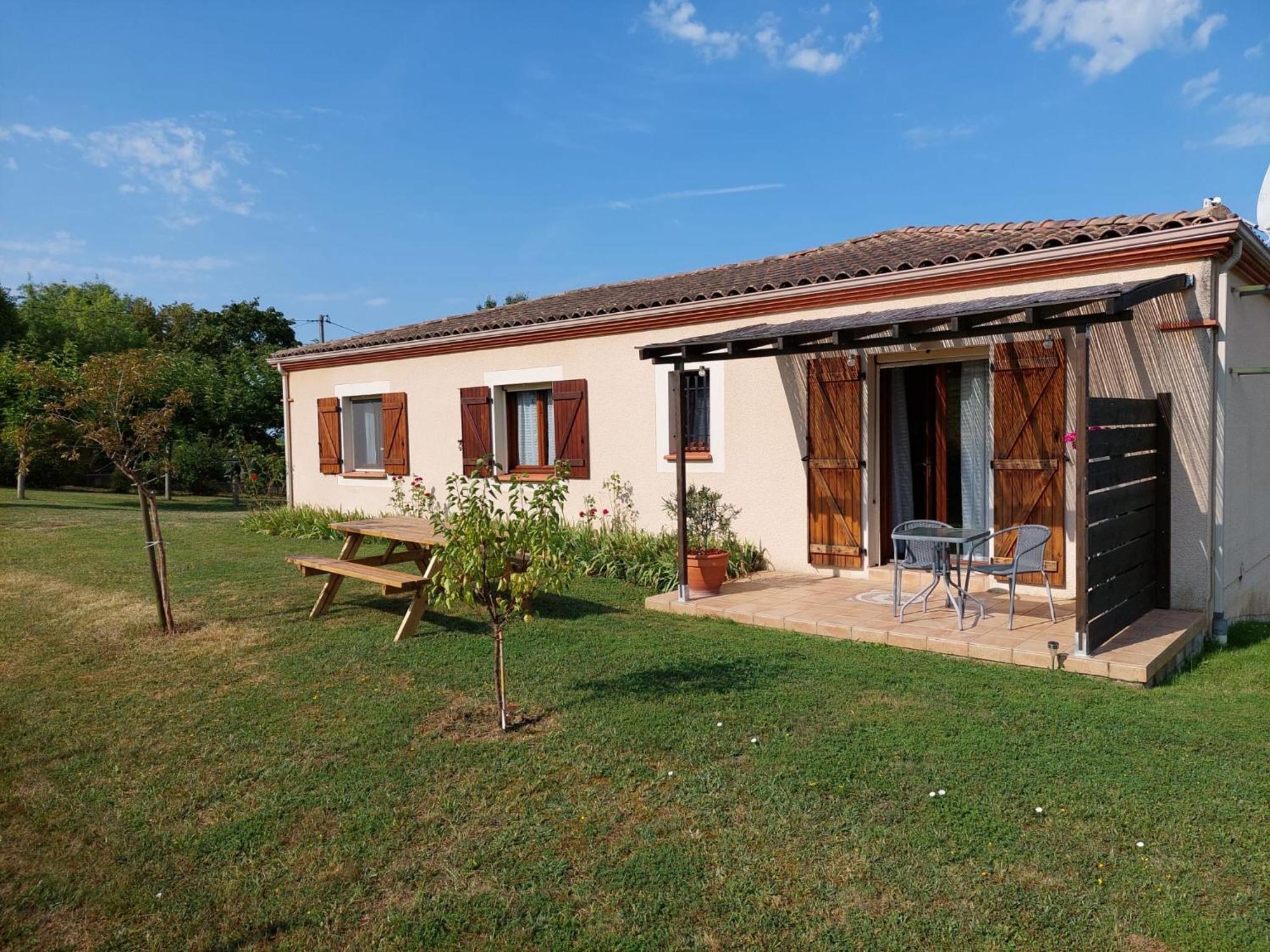 Aux Trois Muriers Villeneuve-sur-Lot Exterior photo